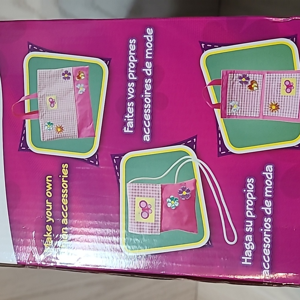 Singer Zig Zag Chainstitch Sewing Machine New - Picture 7 of 7